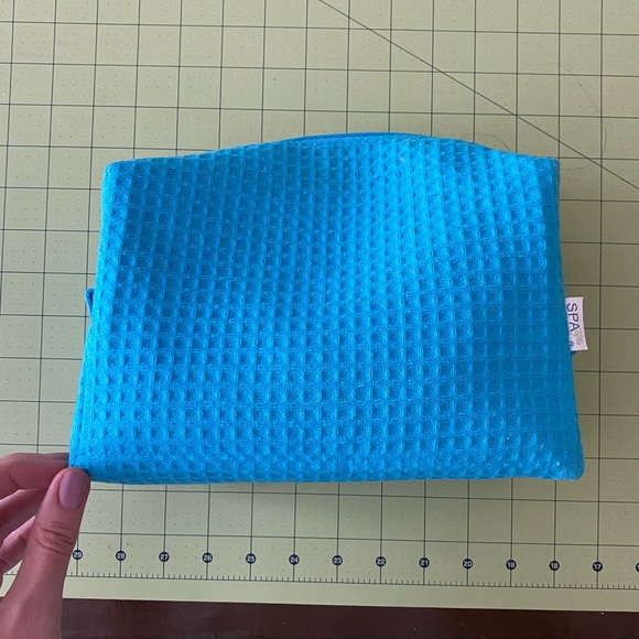 NWOT ZTA monogrammed make up bag - Picture 2 of 8